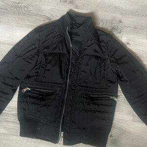 Dolce & Gabbana
Black puffer jacket men’s collection